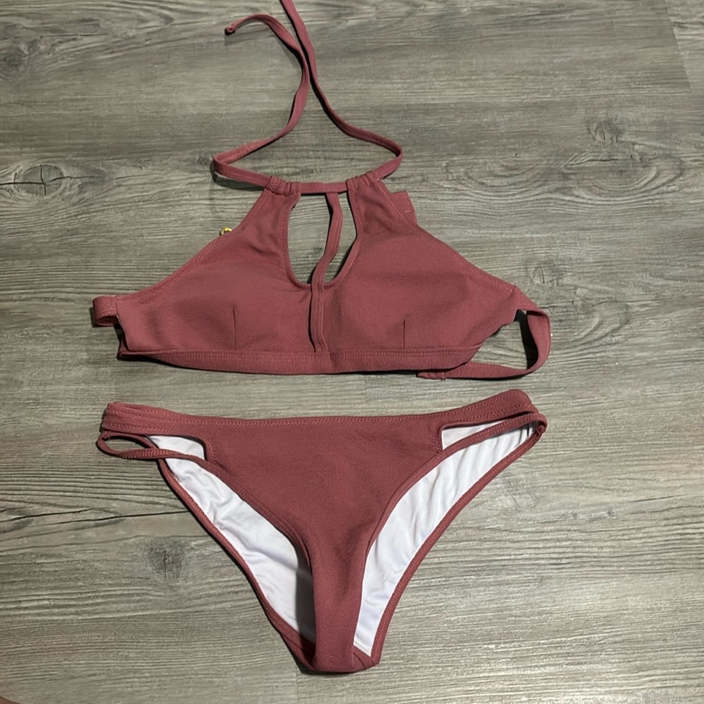Cupshe halter bathing suit